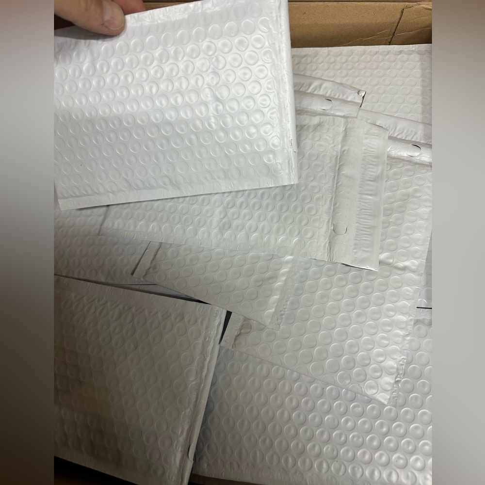 50  4×8 #000 White Padded Poly Envelopes Self Seal Bubble Lined Shipping Mailing